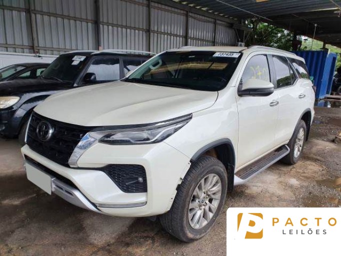 TOYOTA HILUX SW4 21/21